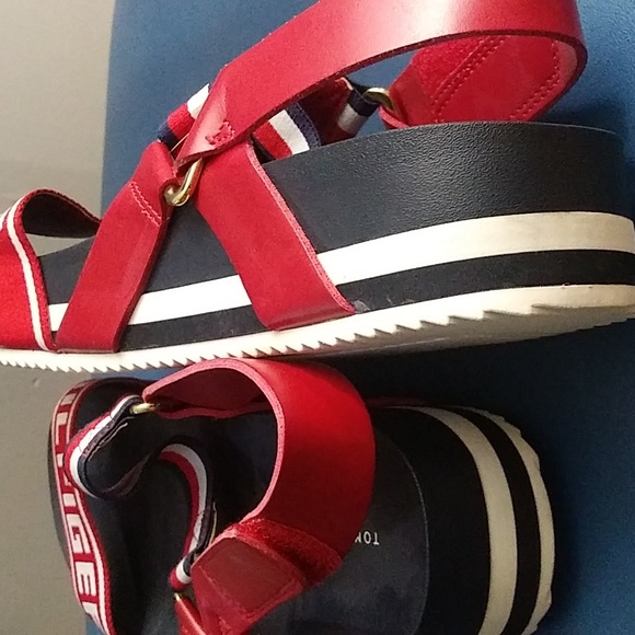 TOMMY HILFIGER BECKETT Womens Red Sandals size 10, New - Picture 5 of 7